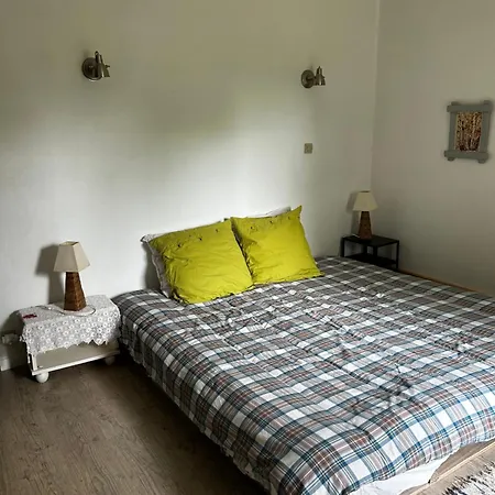 Le Gast, Vaumeilh Bed & Breakfast *