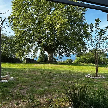 Le Gast, Vaumeilh Bed & Breakfast